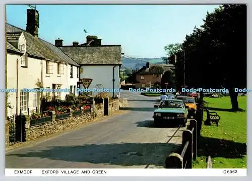 D326814 Südwestengland. Exmoor. Exford Village und Green. Richter Postkarte. H