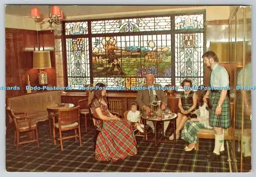 D332037 Schottland. Royal Deeside. Huntley Arms Hotel. Aboyne. G. Cornwall. Eine weiße