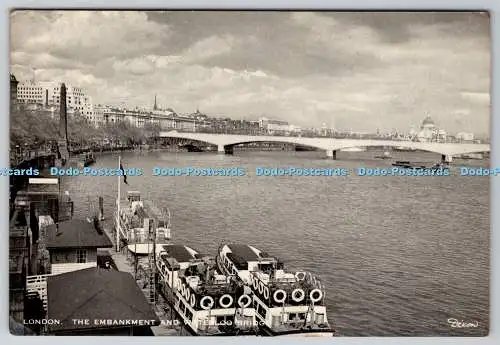 D332070 London. Das Ufer und die Waterloo-Brücke. J. Arthur Dixon. PM. Romford