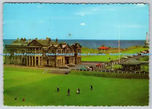 D326875 Fife. St. Andrews. 18. Grün des Old Course mit Blick auf Clubhaus