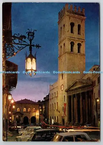 D329497 Assisi. Piazza del Comune von Assisi und römischer Tempel der Minerva. Multigr
