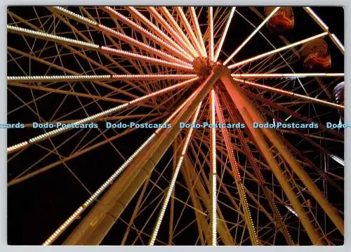 D326997 Riesenrad mit Licht in der Nacht. Kostenlose Bilder. Großbritannien. N. 28. P