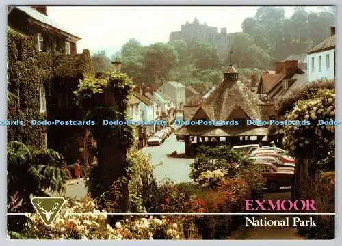 D327120 Exmoor. Nationalpark. Dunsters berühmte High Street. Garnmarkt. Somers