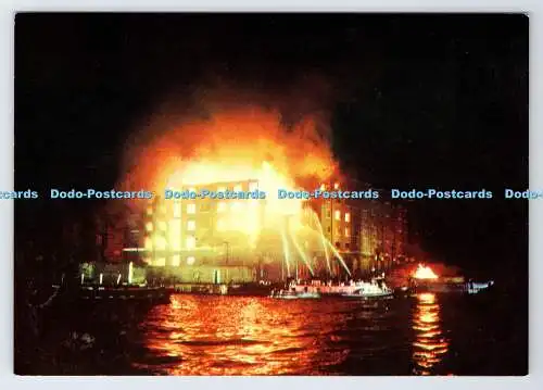 D335164 London. St. Katharine Docks in der Nähe von East Smithfield. Spitfire Productions.