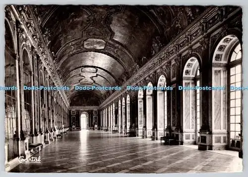 D332453 Versailles. La Galerie des Glaces. Chantal. RP