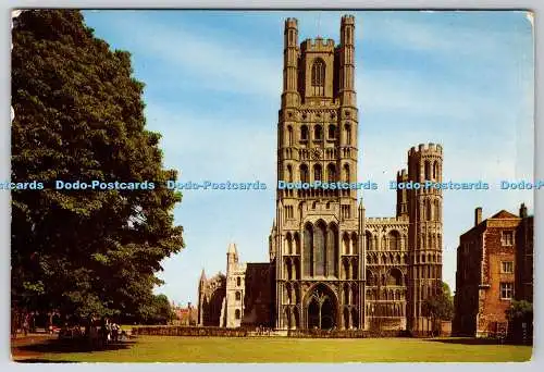 D327292 Ely Cathedral. Westfront. Postkarte