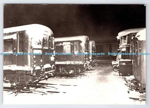 D335294 London Transport bei Nacht. Schneeszene in Neasden. Underground Depot. Lon