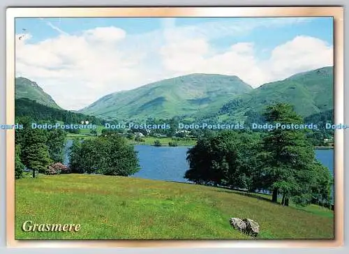 D332539 Grasmere. Blick auf den See. Millstone Karten. 2003