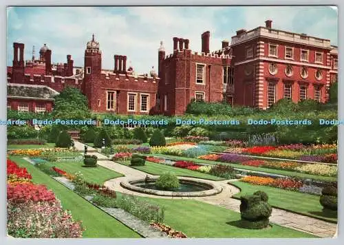 D327395 Hampton Court Palace. Middlesex. Der Teichgarten. Arbeitsministerium. Cro