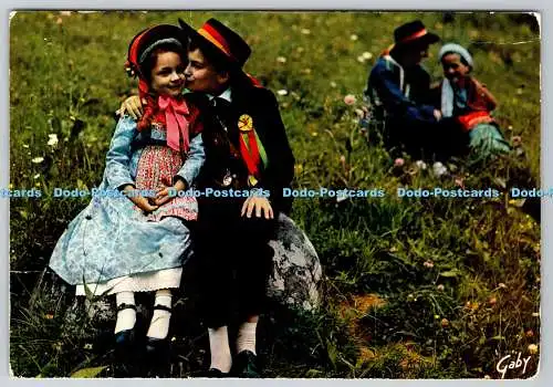D327405 Folklore de France. L Auvergne. Groupe folklorique La Bourree de St Flou