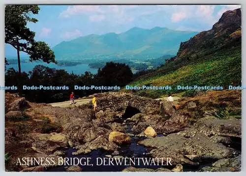 D332618 Derwentwater. Ashness Bridge und Skiddaw. Lake District. J. Salmon Ltd.