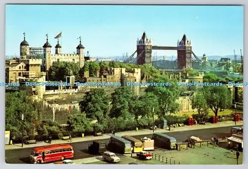 D332680 London. Der Tower und die Tower Bridge
