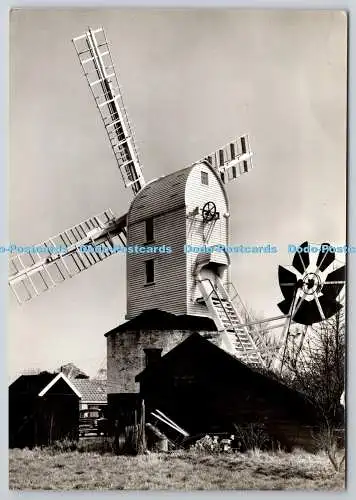 D330198 Suffolk. Saxtead Green Post Mill. Halbe Rückansicht der Bocksegel und f
