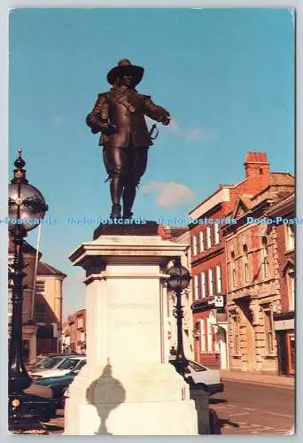D330262 Cambridgeshire. St. Ives. Statue von Oliver Cromwell. Anshell Marketing.