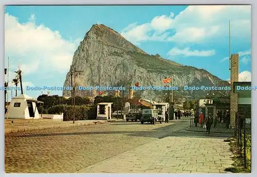 D327728 Gibraltar. Nordansicht des Felsens mit britisch-spanischen Grenzposten. W. Sk
