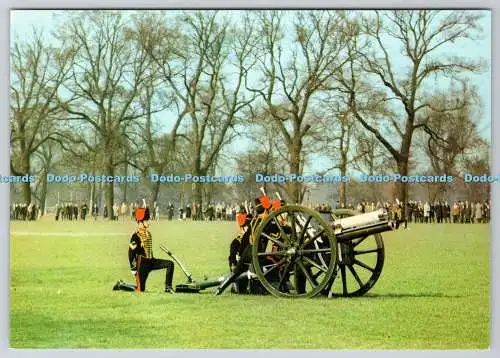 D327777 Die Königstruppe. Royal Horse Artillery. Im Begriff, einen Gruß von Hyd abzufeuern