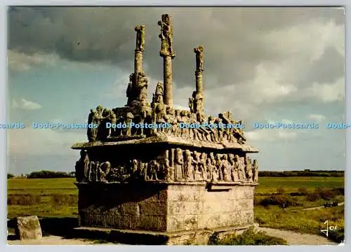 D333042 Tronoen. Le Calvaire. l un des Plus Anciens de Bretagne. Iris. Art Jos