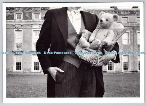 D330466 Brideshead revisited 1987. Stephen Hender 1987. Fangen. Utrecht. Die Neth