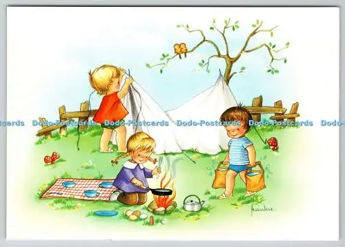 D327968 Zeichnen mit den Kindern am Lagerfeuer. Frankie. E. T. W. Dennis Ltd. Sca