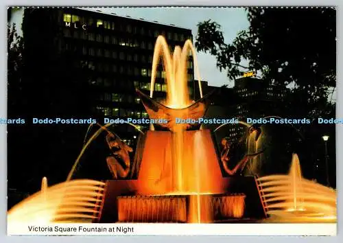 D330621 Victoria Square Fountain at Night. Natürliche Ansicht. Murfett