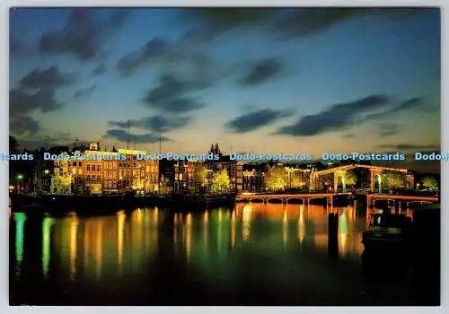 D328177 Amsterdam. Holland. Die hölzerne Zugbrücke namens De Magere Brug. Gebr.