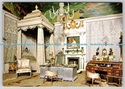 D328202 Queen Marys Puppenhaus. Windsor Castle. Das Schlafzimmer mit Queensize-Bett. Pitkin Pi