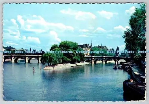 D331087 Paris. La Pointe de la Cite. Chantal