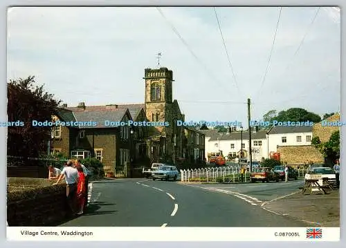 D333740 Waddington. Dorfzentrum. E. T. W. Dennis. Scarborough. Russell