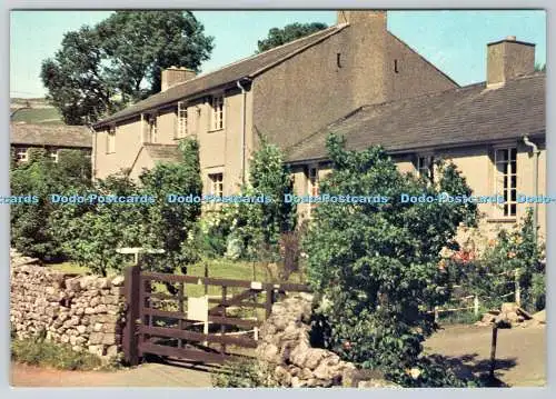 D328564 North Yorkshire. Malham. Jugendherberge. Photo Precision Limited. St. Ives
