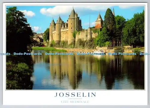 D334027 Josselin. Medievale zitieren. Schloss Rohan am Ufer der Oust. Wagenheber. 2