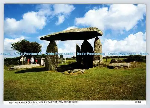 D336118 Pembrokeshire. Pentre Ifan Cromlech in der Nähe von Newport. Pembrokeshire Augenpfosten