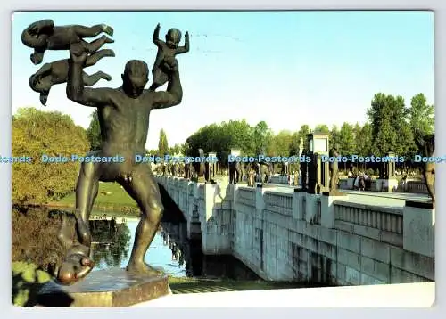 D336203 Oslo. Blick von der Brücke im Skulpturenpark Vigeland. Grako. Giovan