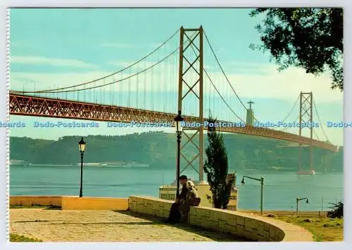 D336465 Lissabon. Portugal. Brücke über den Tejo. Comer