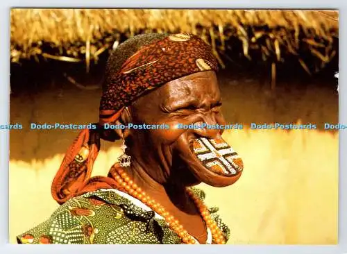 D336500 Afrika. Platte mundige Frau. Kunstverlag