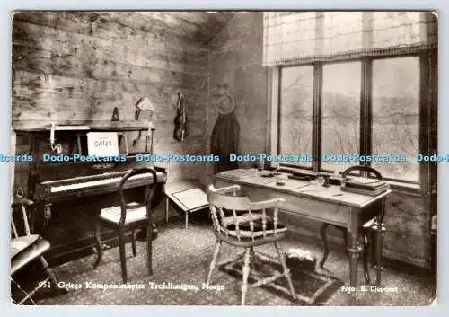D338481 Norge. Griegs Komponisthytte Troldhaugen. E. Djupdraet