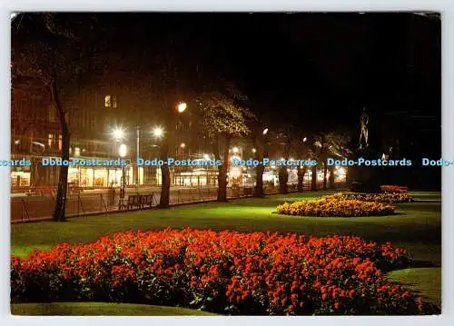 D336636 Edinburgh bei Nacht. East Princes Street Gardens. J. Arthur Dixon. 1972