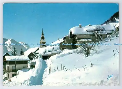 D338649 Couleurs et Lumiere de France. Les Alpes. Huez Village. Isere. Feerie Hi