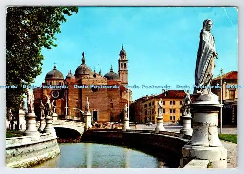 D337035 Padua. Prato della Valle und Kathedrale St. Giustina. B. Facchinelli