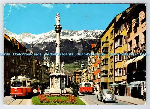 D337076 Innsbruck. Maria-Theresia-Straße mit der Statue der Heiligen Anna. Tiroler Ku