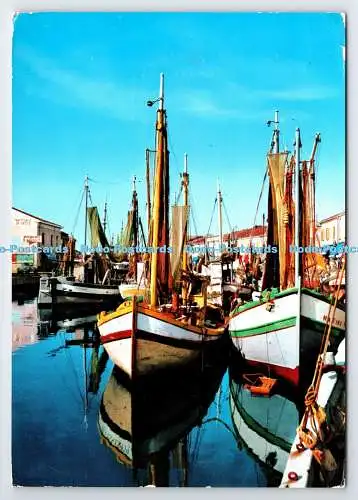 D337125 Cesenatico. Hafenkanal. Angelboote in Ruhe. Riviera. Rotalfoto