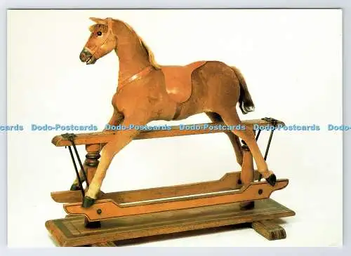 D337145 Englisch. Schaukelpferd. Studiopresse. Krone. Bethnal Green Museum of Chi