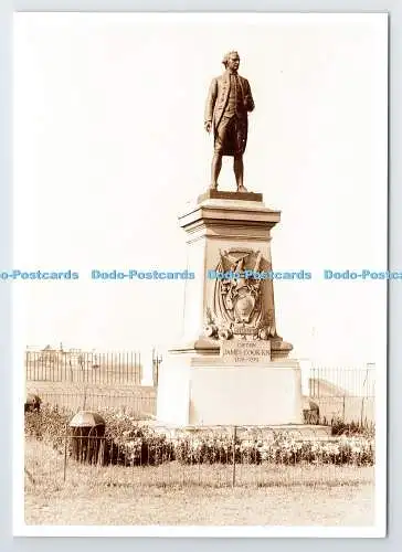 D337174 Whitby. Captain Cook Monument. Richter. A. 573