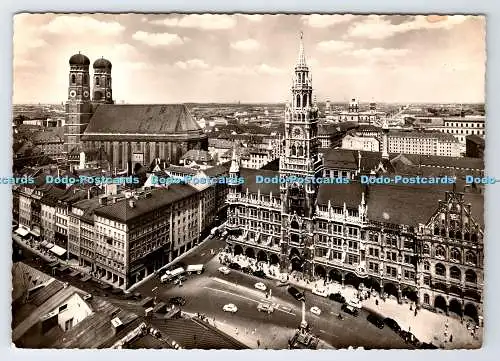 D337182 München. Frauenkirche und Rathaus. Hans Andres