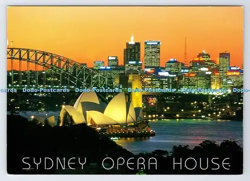 D339283 Sydney Opera House. Suzie Thomas. Tom O Flynn
