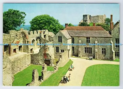 D339287 Isle of Wight. Carisbrooke Castle. Offiziersquartiere und Vorhanghafen