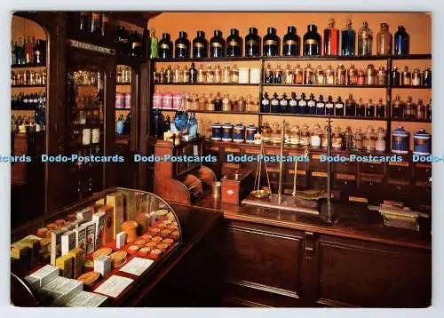 D339294 Beamish. Apothekengeschäft aus dem 19. Jahrhundert von Stockton auf T-Shirts. Colin R