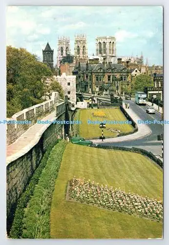 D337389 York. Die Stadtmauer. J. Arthur Dixon. Newport. I.W. England. 1966