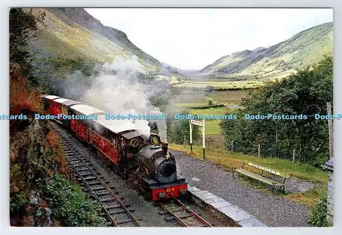 D337392 Talyllyn Railway. Zug, der Abergynolwyn Station einfährt Lokomotive Nr. 4.