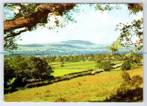 D339360 Wensleydale. Yorkshire. Penhill von Leyburn Shaw. Walter Scott. Bradfor