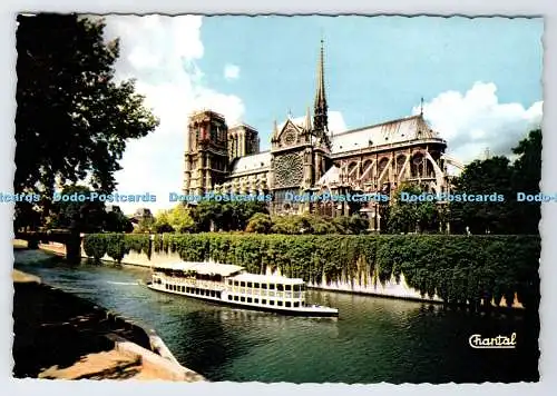 D337447 Paris. Notre Dame. Chantal